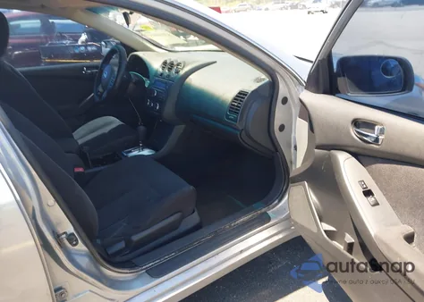 2010 Nissan Altima 2.5 S z USA, uszkodzony, nr VIN 1N4AL2AP2AN492768